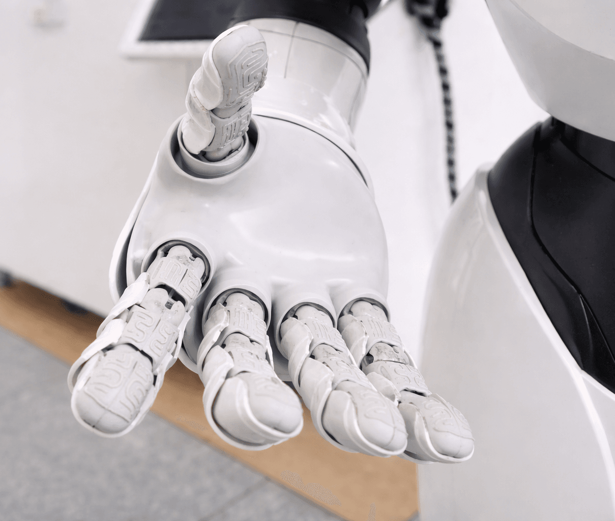 Tesla’s Optimus: Bridging AI Enthusiasts and the Mainstream